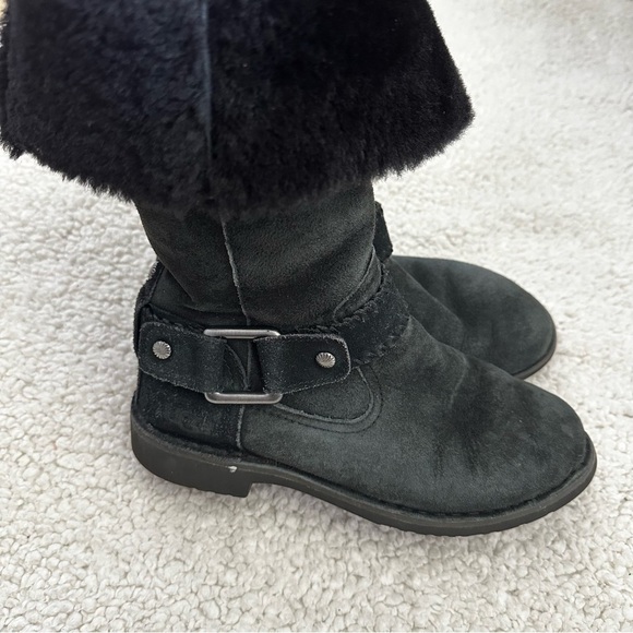 UGG Braiden Black Suede Boots Buckle Detail Fur Lined Women’s Size 6.5 - Picture 11 of 11